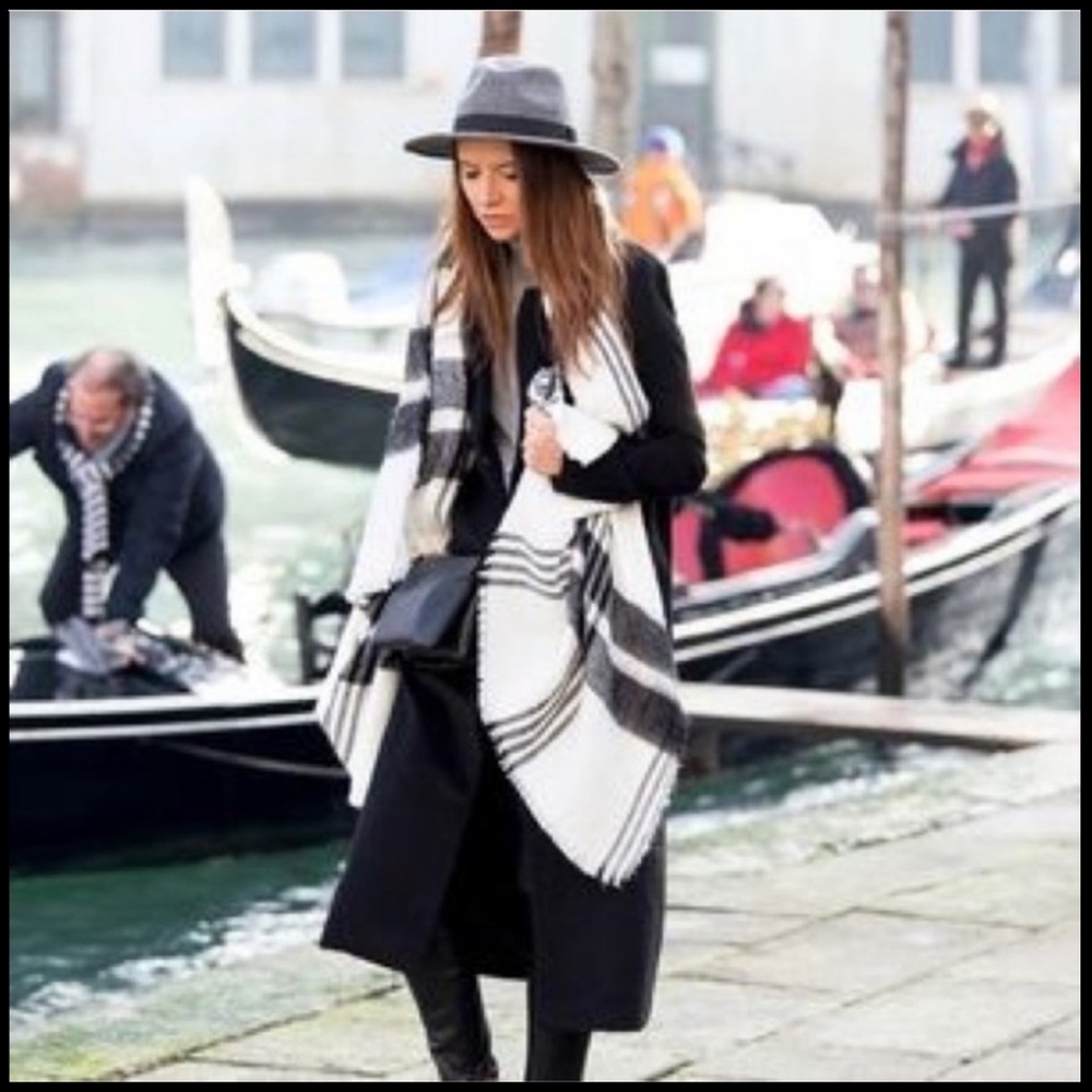 Zara Oversized Chic Blanket Scarf - Picture 4 of 8